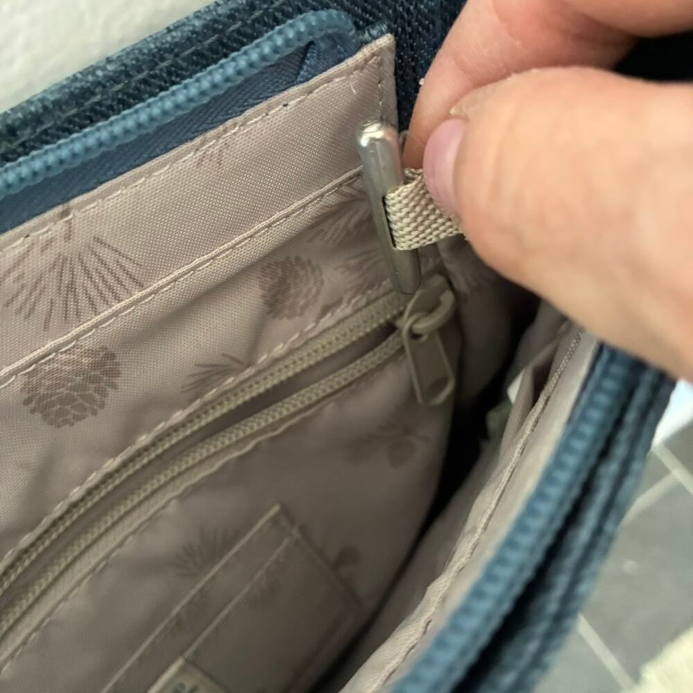 Haiku RFID Crossbody Bag Blue Gray Travel Purse Nylon Adjustable Strap - Picture 8 of 12